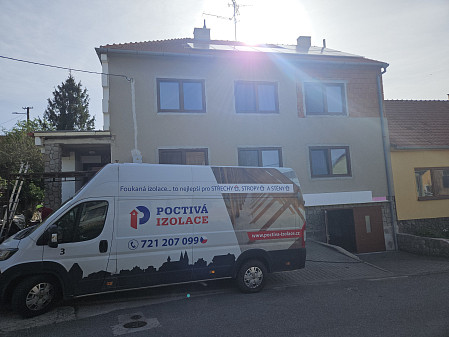 Izolace stropu zděného domu v Násedlovicích na Hodonínsku